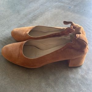 Everlane Day Heel Caramel Suede Pump Sz 6.5